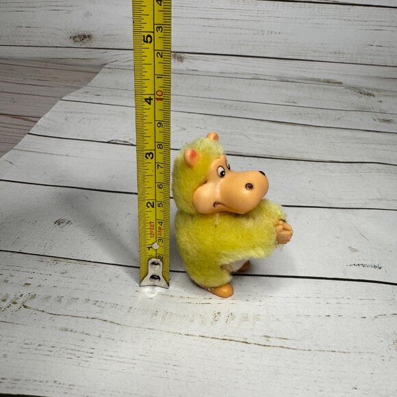 Vintage 1980s Yellow Hippo Finger Grabber Puppet Clip Hugger Plush Toy 3 1/2" in - Picture 7 of 7